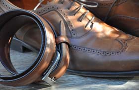 brown shoes + belt