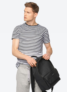 Bench-Gradient-Striped-T-shirt-Pontapreta